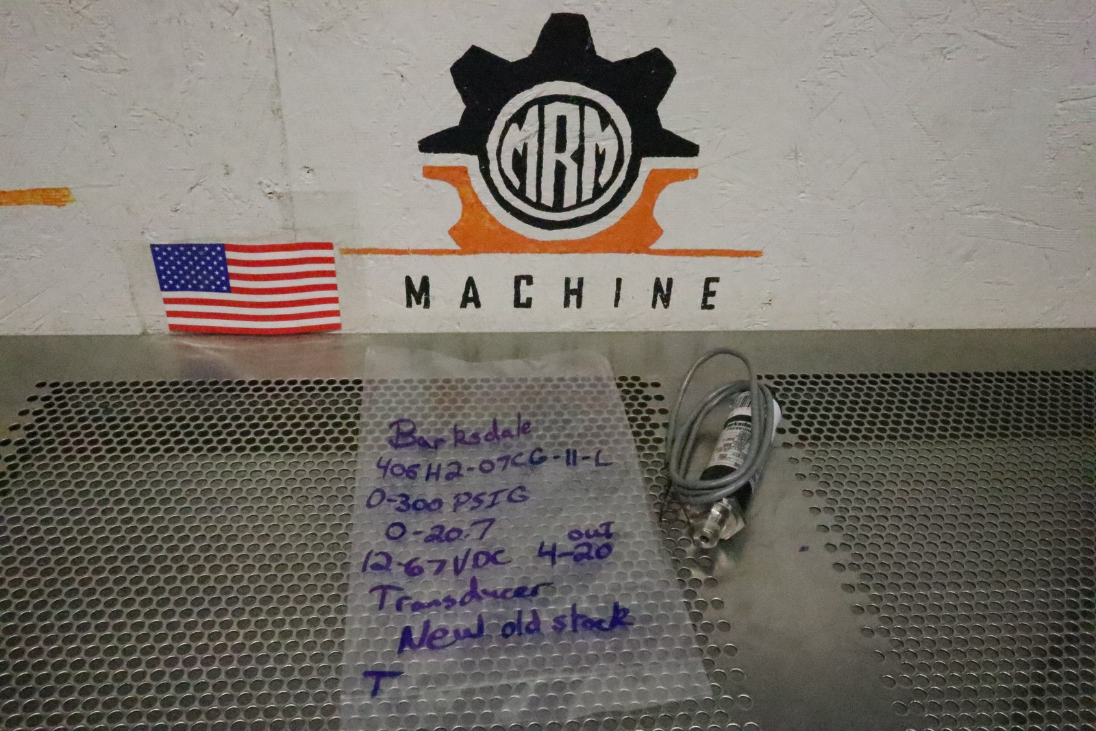 Barksdale 405H2-07CG-11-L Transducer 0-300PSIG 0-20.7 12-67VDC 420 New Old Stock Barksdale 405H2-07CG-11-L Transducer 0-300PSIG 0-20.7 12-67VDC 420 New Old Stock