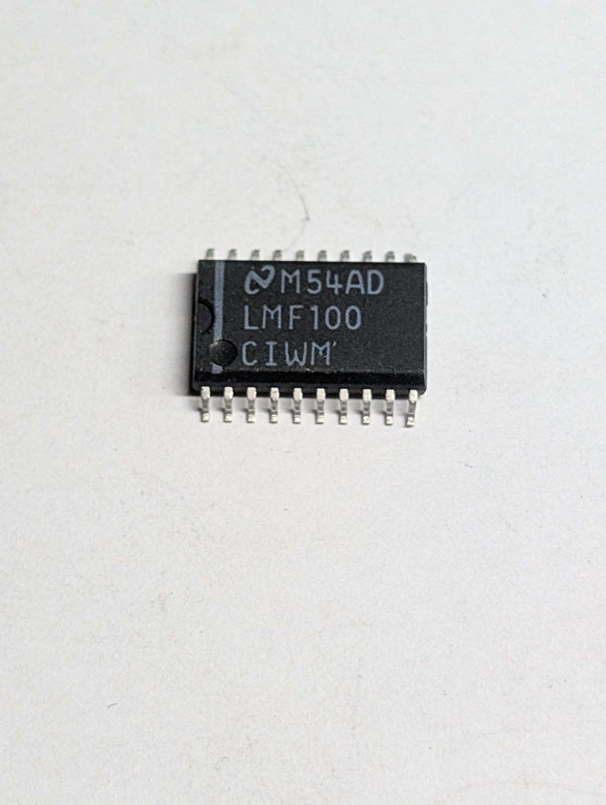 Lot of 76 National Semi / TI LMF100CIWM Dual Switched Capacitor Filter IC SOIC-2