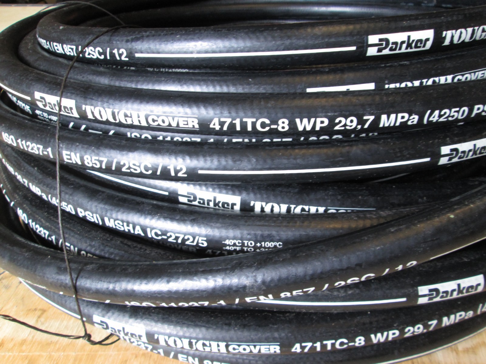 PARKER HYDRAULIC HOSE 471TC-8 1/2 PARKER HYDRAULIC HOSE 471TC-8 1/2