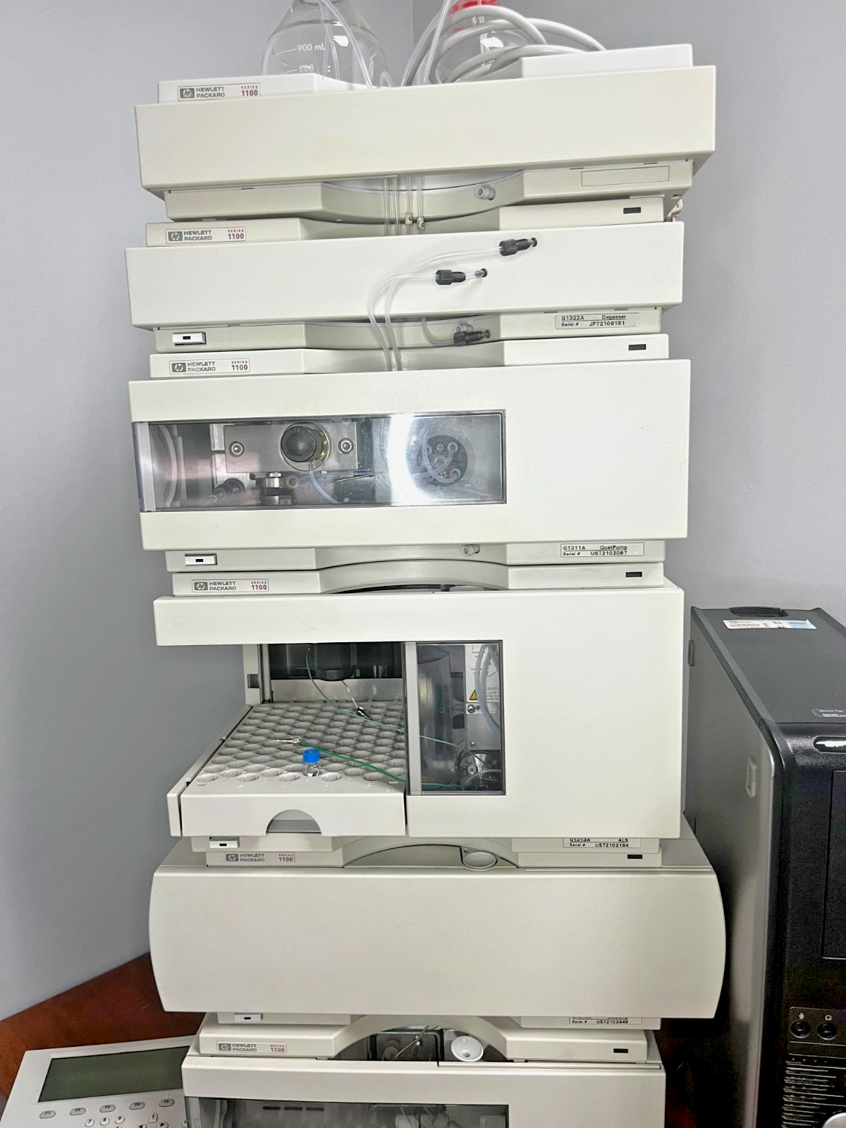 Agilent HP 1100 full stack HPLC (working) Agilent HP 1100 full stack HPLC (working)