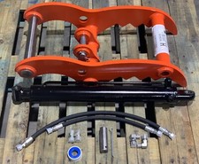BLACK KUBOTA HYDRAULIC MINI EXCAVATOR THUMB KX033 KX040 PIN ON picture