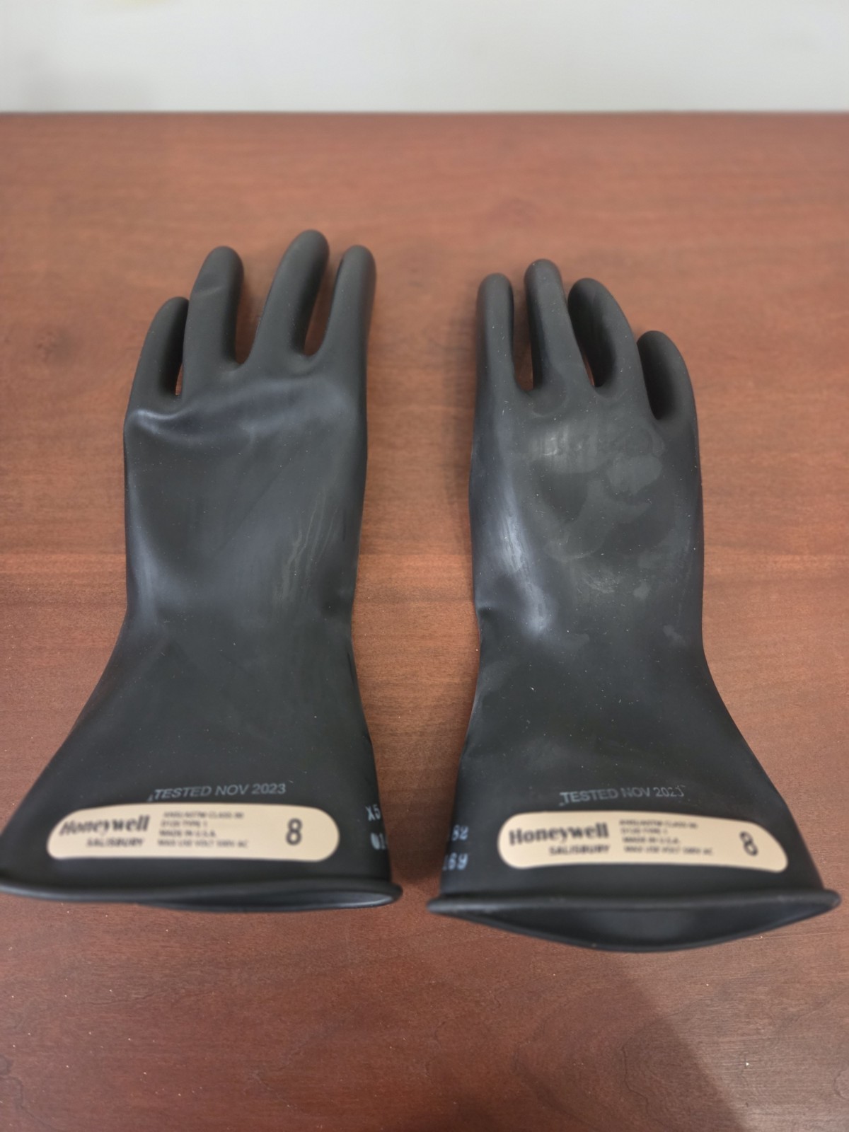 Honeywell Salisbury Class 00 Type 1 Size 8  Max Use 500V AC
