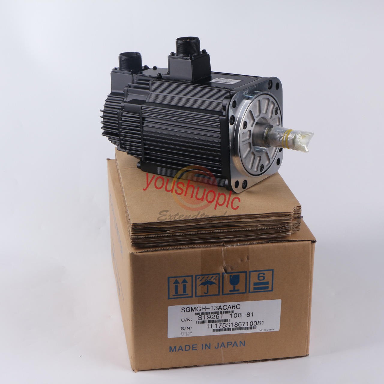 ONE NEW Yaskawa servo motor SGMGH-13ACA6C