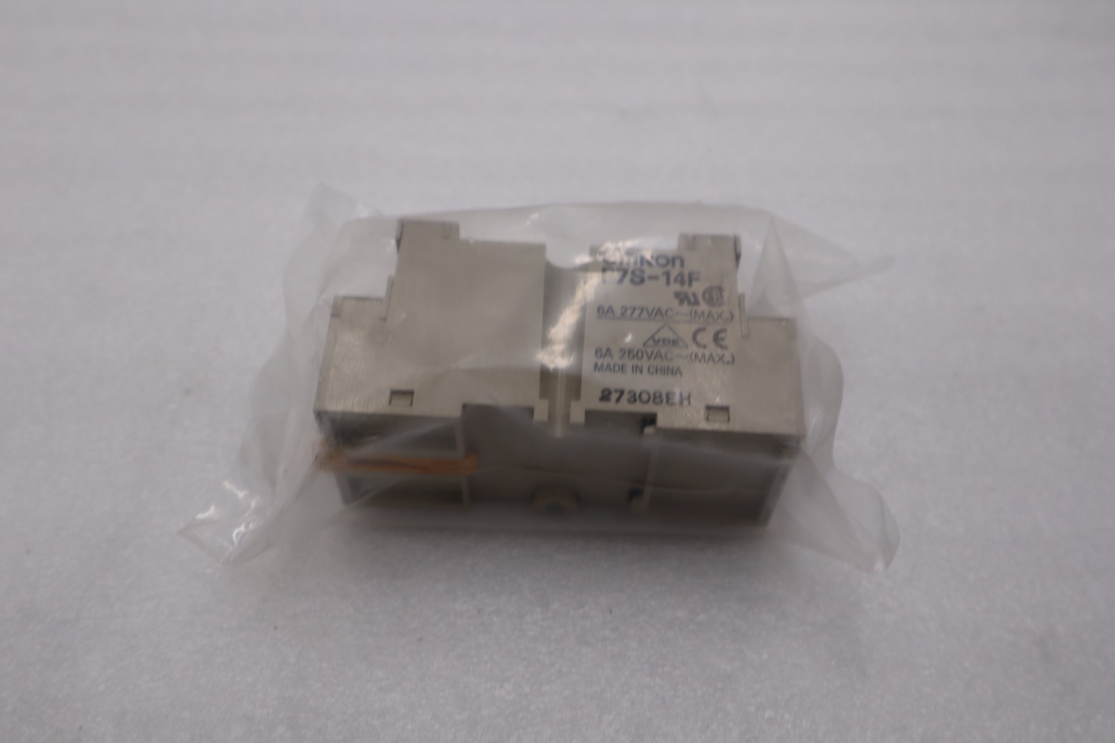 NEW Omron P7S-14F-END 14-Pole Relay Socket 10A STOCK H1579A NEW Omron P7S-14F-END 14-Pole Relay Socket 10A STOCK H1579A
