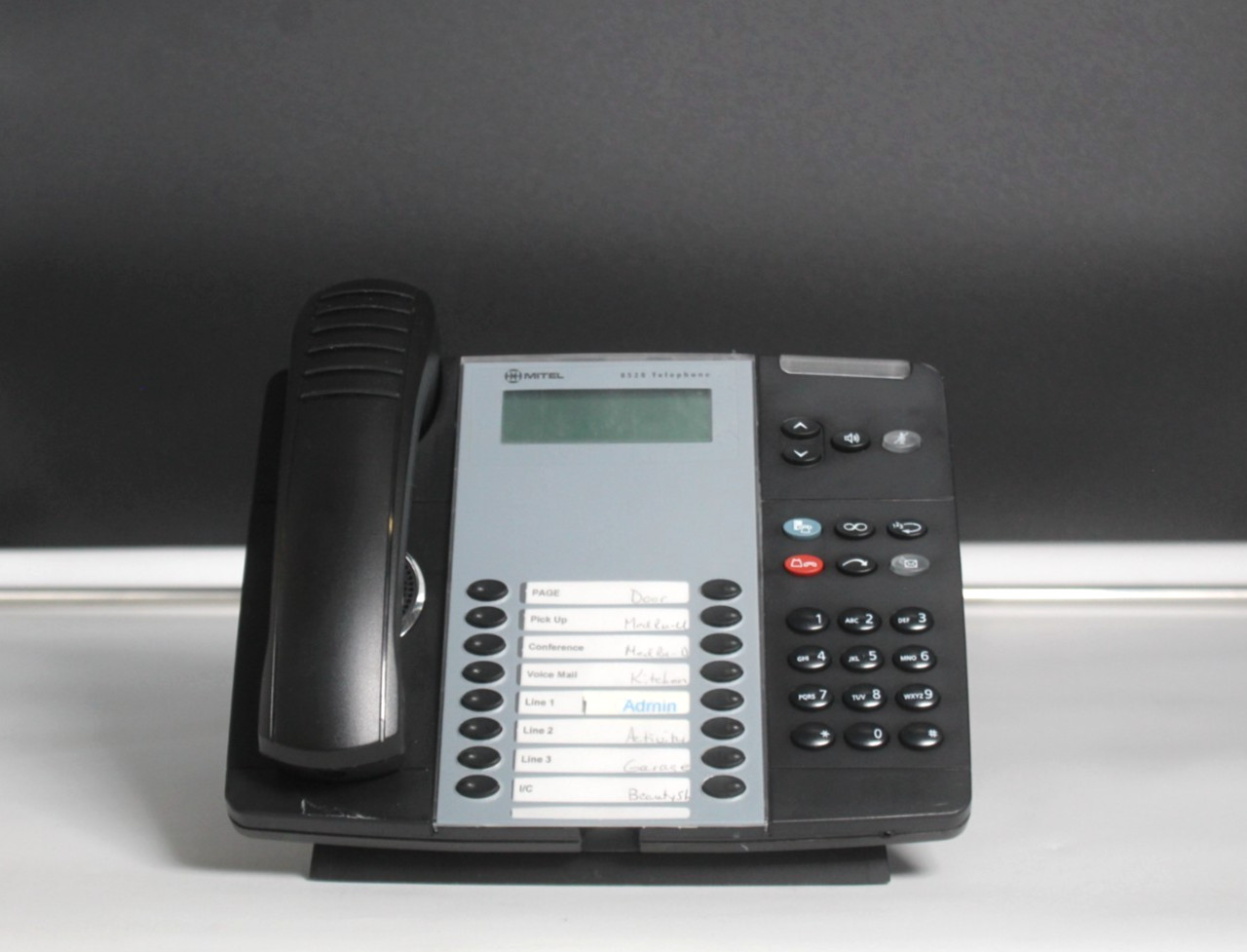 Lot of 10 Mitel 8528 Digital Office Phones w/ Handsets & Stands