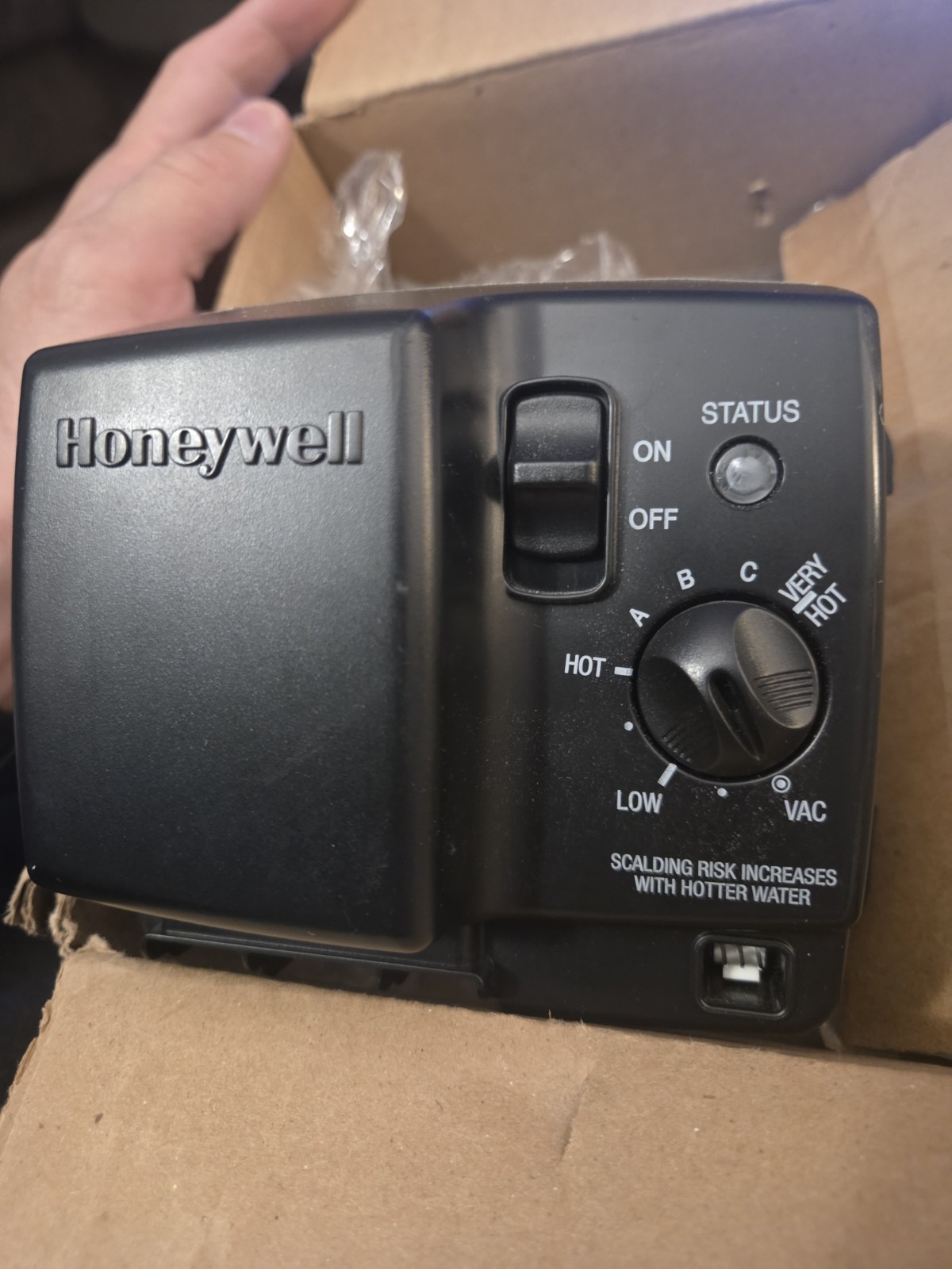 Honeywell WV4444B1013 Gas Valve NEW Lochinvar 9009034005
