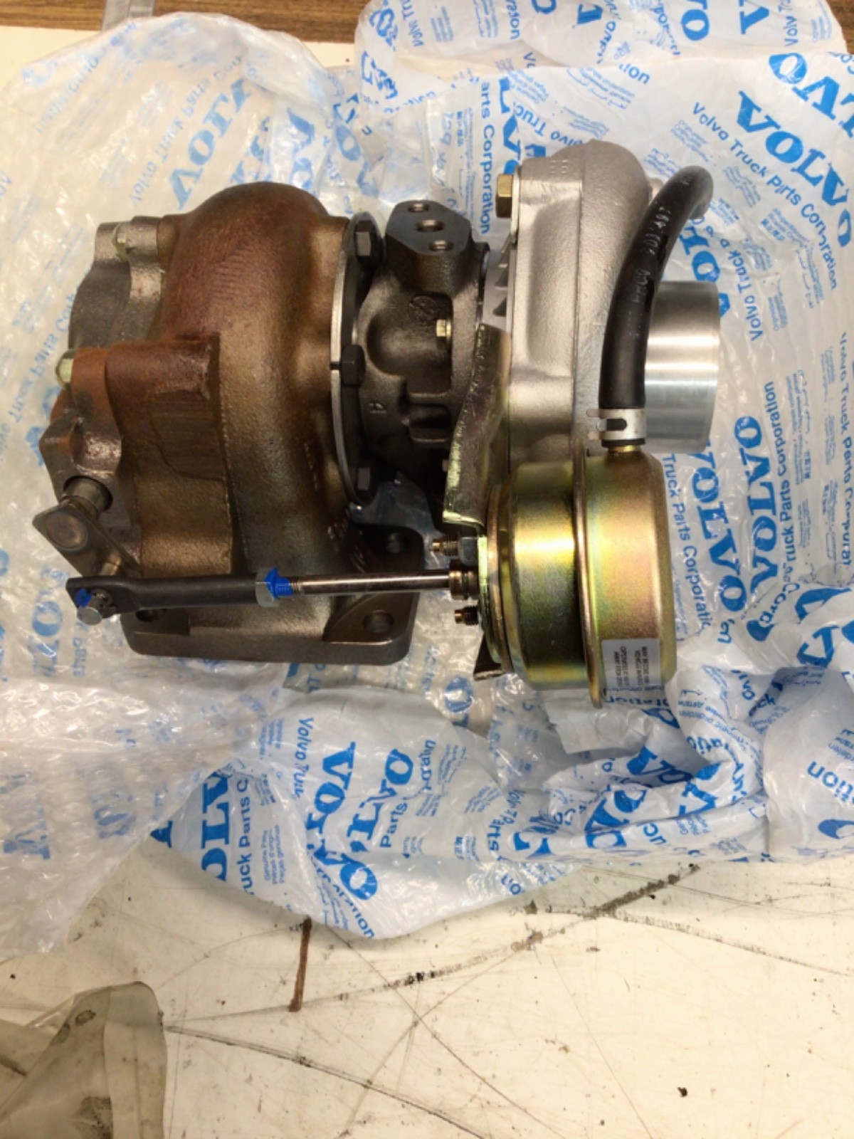 KALMAR VOLVO PENTA  NEW  GARRETT  TURBOCHARGER 847877