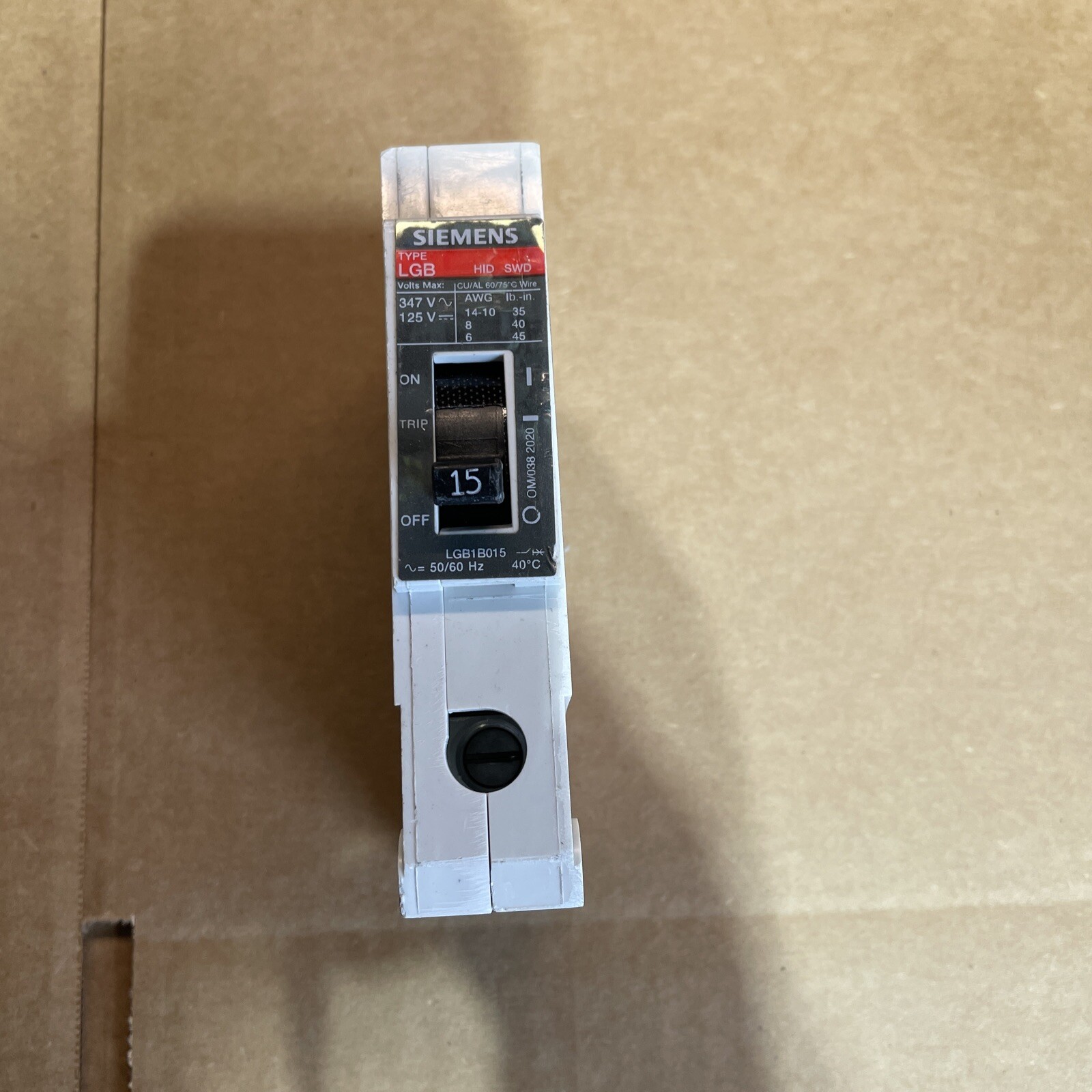 SIEMENS LGB1B015 / LGB1B015B  CIRCUIT BREAKER 15A NEW PULL OUT