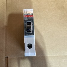 SIEMENS LGB1B015 / LGB1B015B  CIRCUIT BREAKER 15A NEW PULL OUT picture