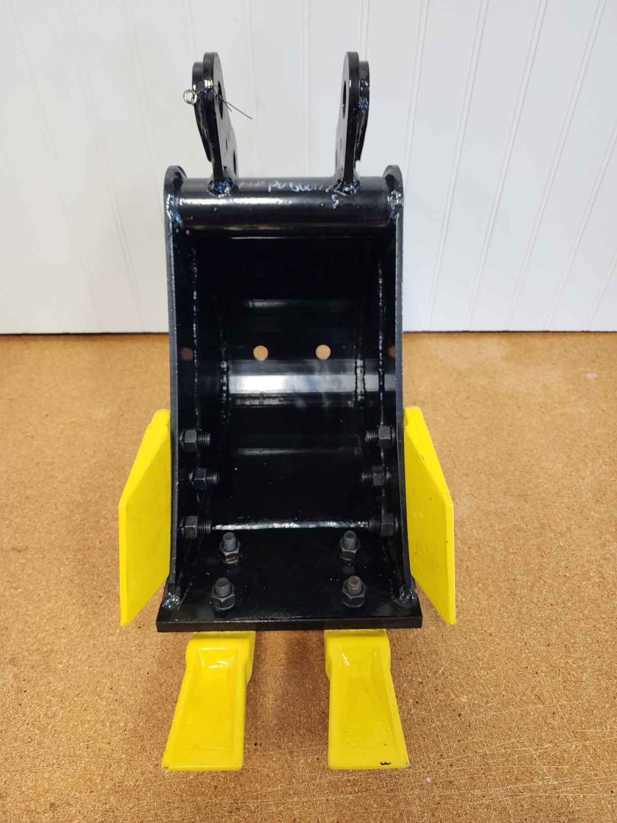 New 200mm Narrow Bucket for 1-1.8 Ton Mini Excavator Attachments - 
