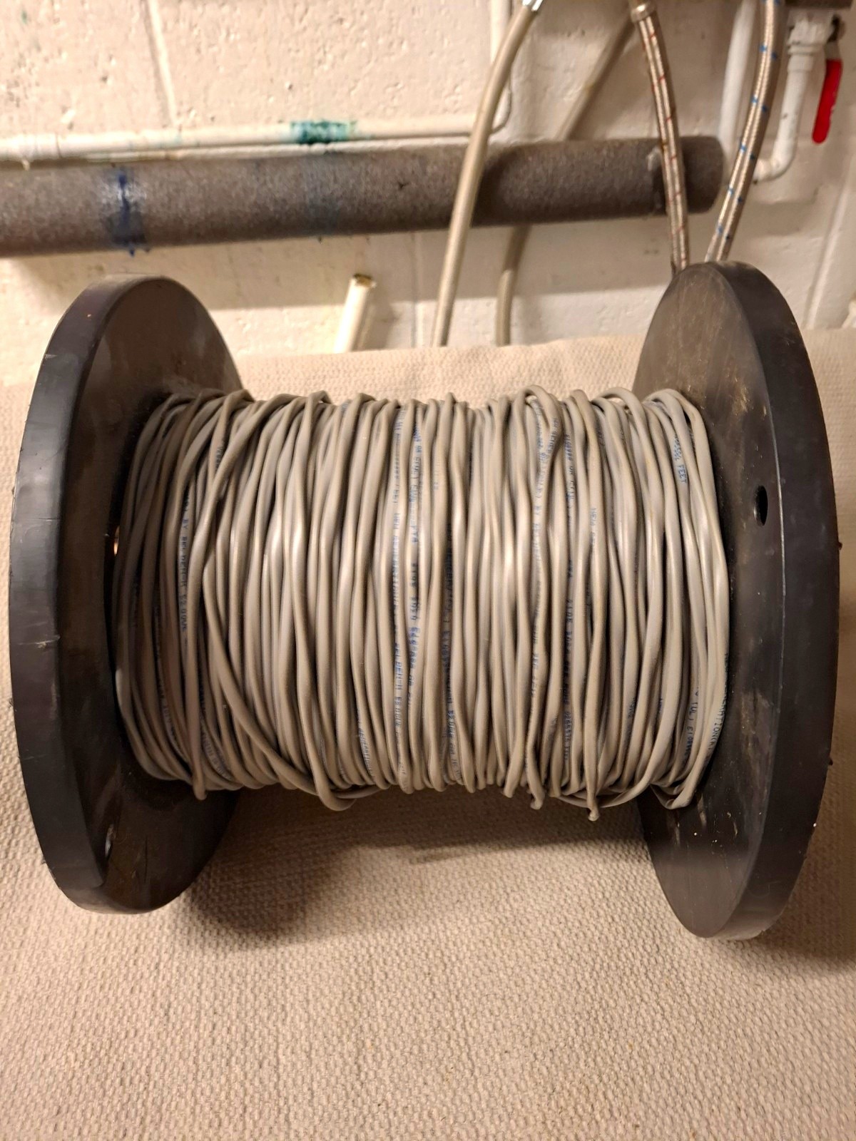 Belden 5200 ue  2 Conductor  16 AWG      428 feet.