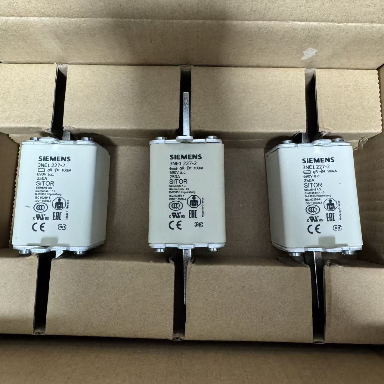 3pcs/box New For SIEMENS 3NE1227-2 Fuse 690VAC 250A 3NE1 227-2