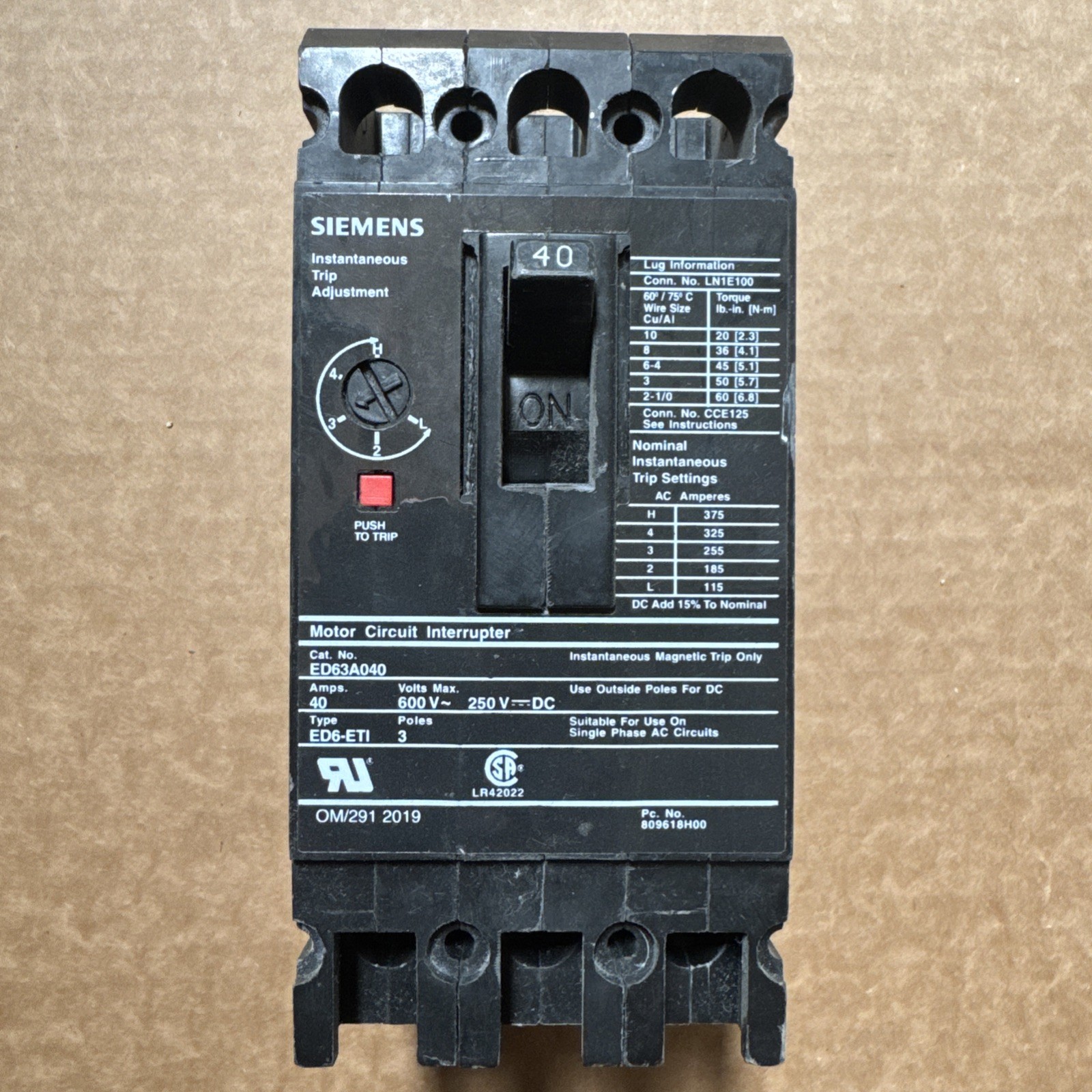 Siemens ED63A040 Circuit Breaker, Black