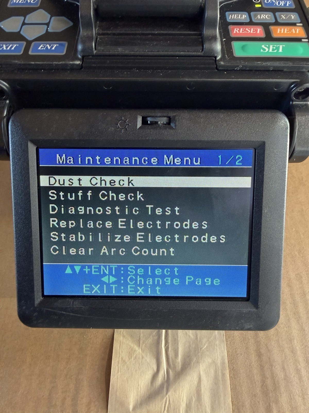 FUJIKURA ARC FUSION SPLICER FSM-40S WITH CASE POWERS ON