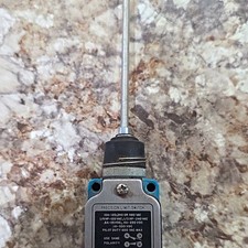 Micro Switch Precision Limit Switch 1938 SPDT Pilot Duty 120-480VAC 10A picture