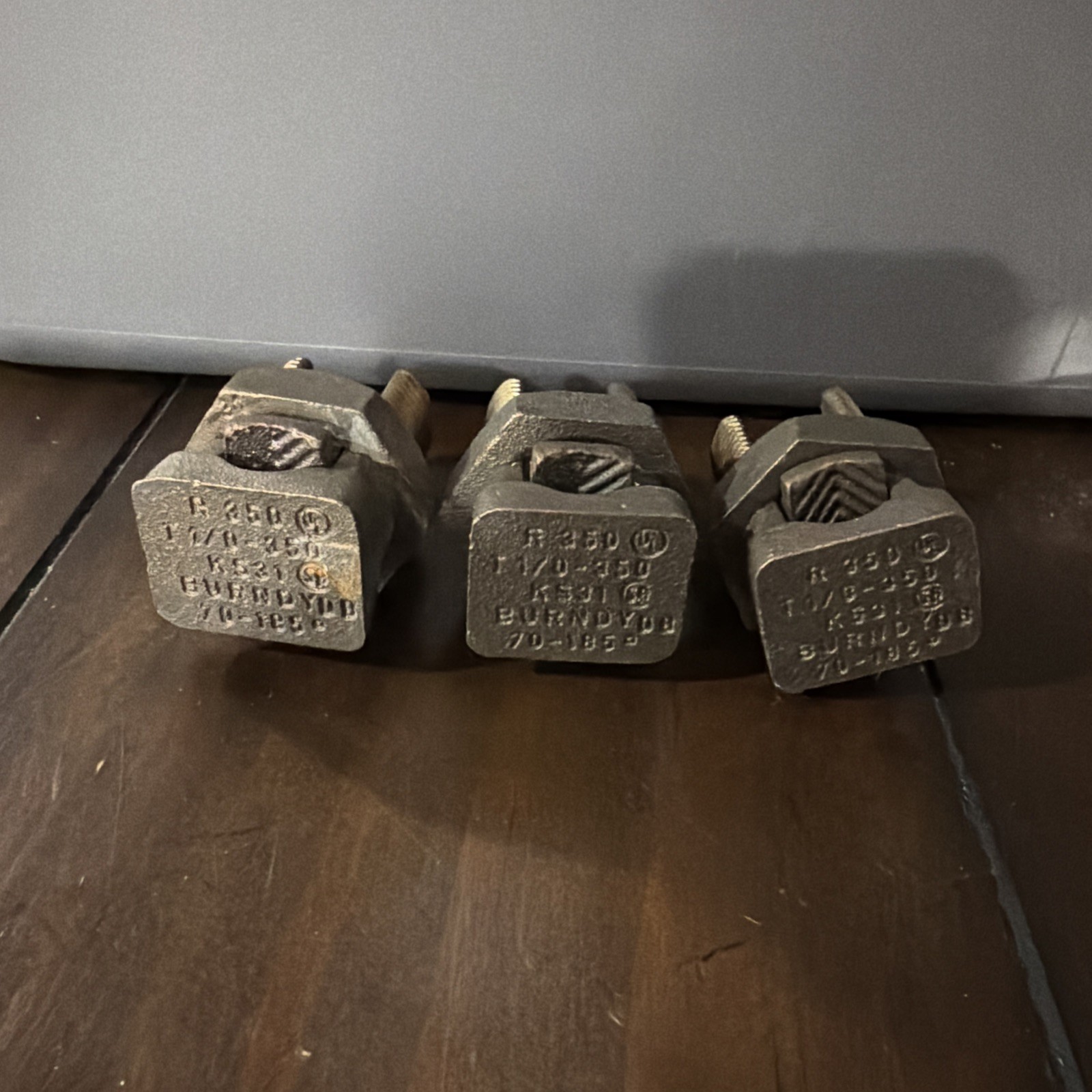 Burndy KS31 DB T1/0-350 70-185 - (Lot of 3)