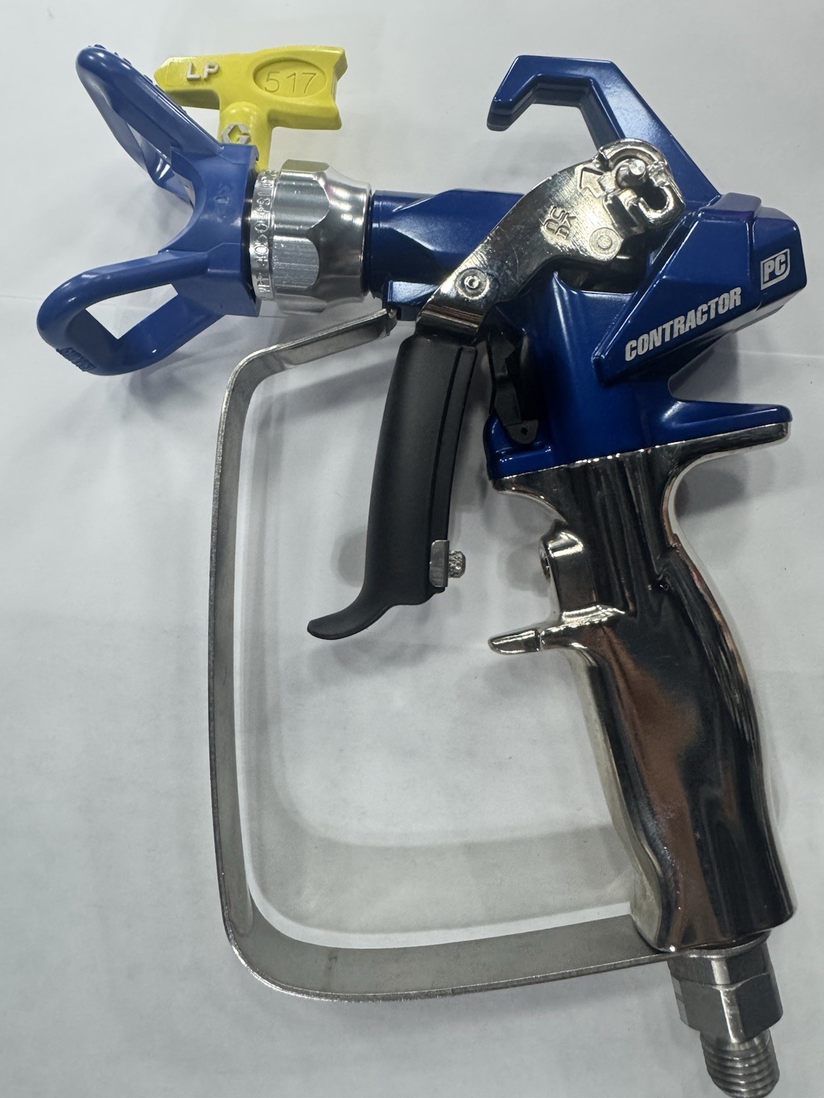 Graco Contractor Gun PN# 17Y043 W/517 RAC X Low Pressure Neon Yellow Tip Graco Contractor Gun PN# 17Y043 W/517 RAC X Low Pressure Neon Yellow Tip