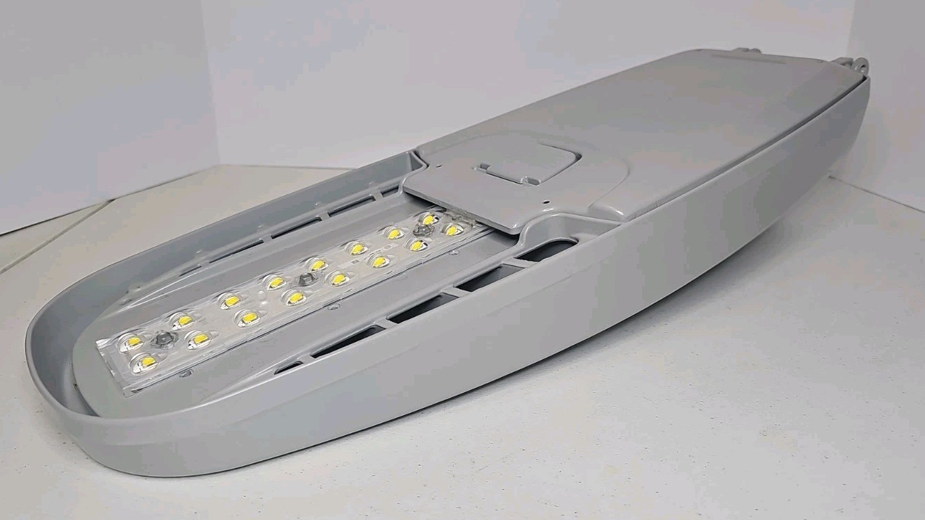Lumec by Signify RoadFocus Small, RFS-45W16LED4K-G2-R2M-UNV, Grey, Brand New