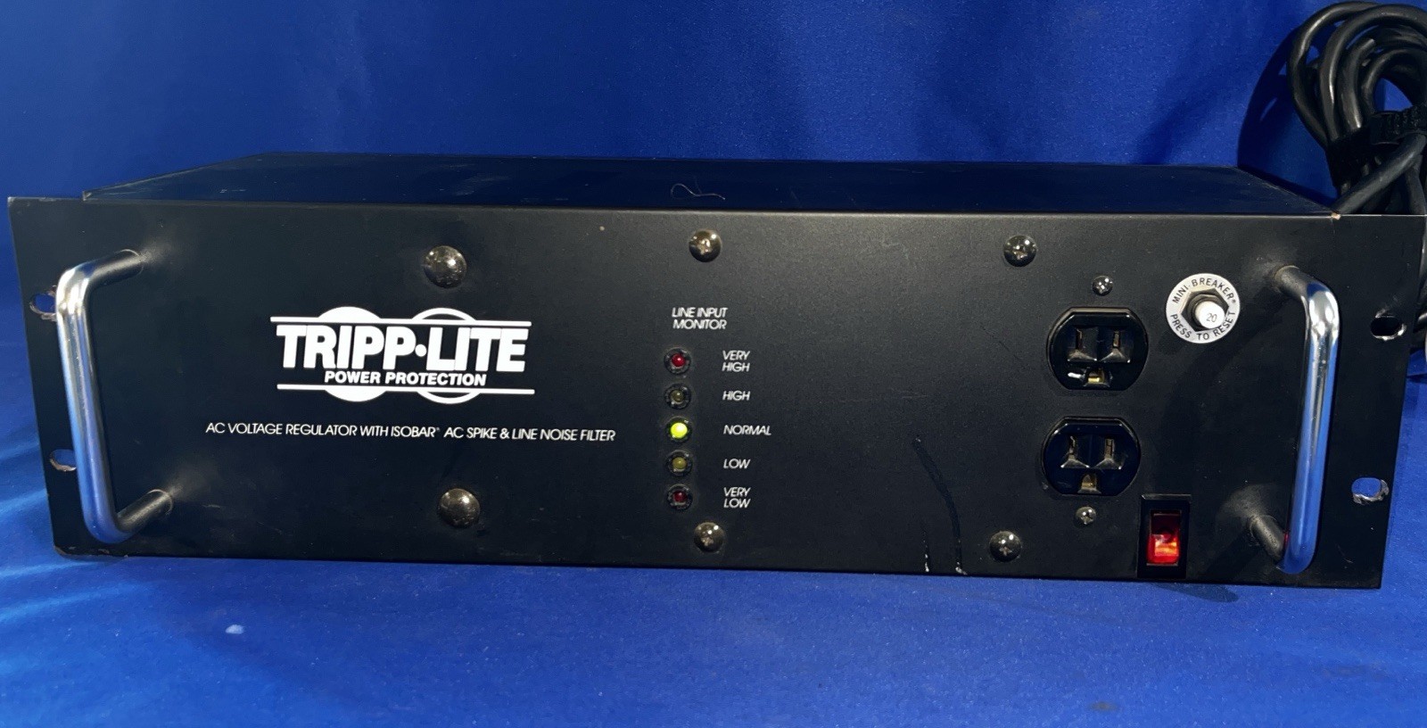 Tripp Lite LCR-2400 Automatic Voltage Regulator Power Conditioner - Outlets Work Tripp Lite LCR-2400 Automatic Voltage Regulator Power Conditioner - Outlets Work