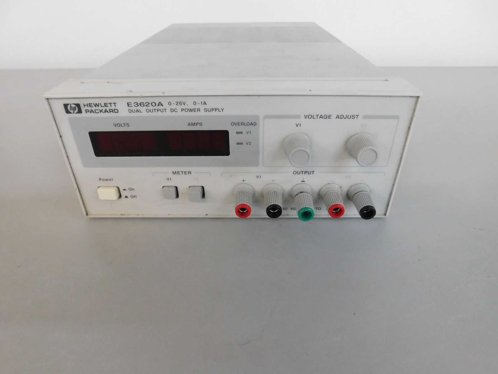 HP / AGILENT E3620A 50 WATT DUAL OUTPUT DC POWER SUPPLY  (GEQ50)
