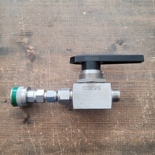 Whitey Swagelok 316 QC6 Tubing Fitting & SS-45S8 Valve picture