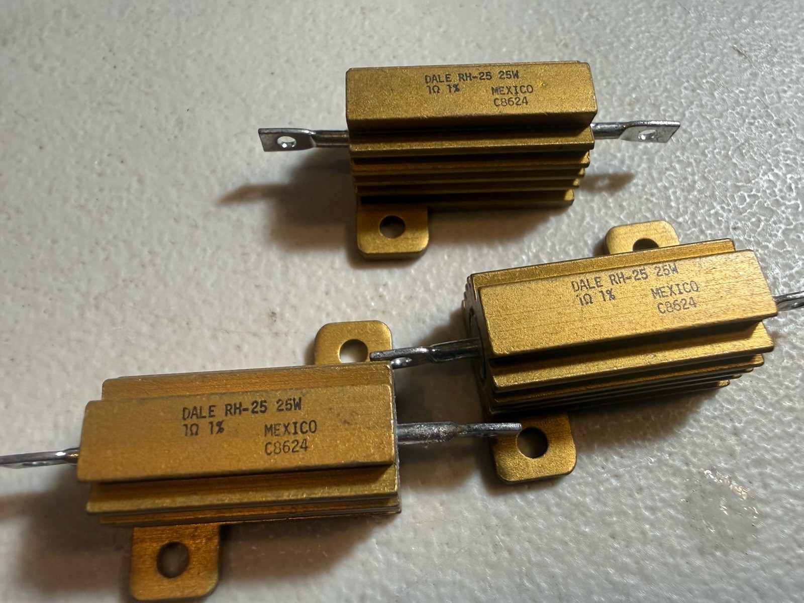 dale wire wound resistor 1 Ohms %1 25W (3 PCs) dale wire wound resistor 1 Ohms %1 25W (3 PCs)