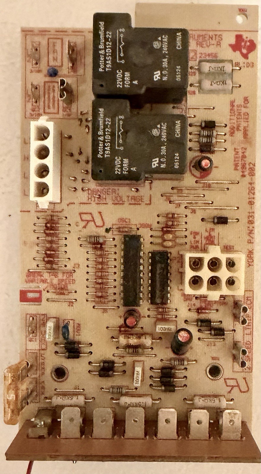 York Electric Furnace circuit board (S1-03101264002) & plug . Used.