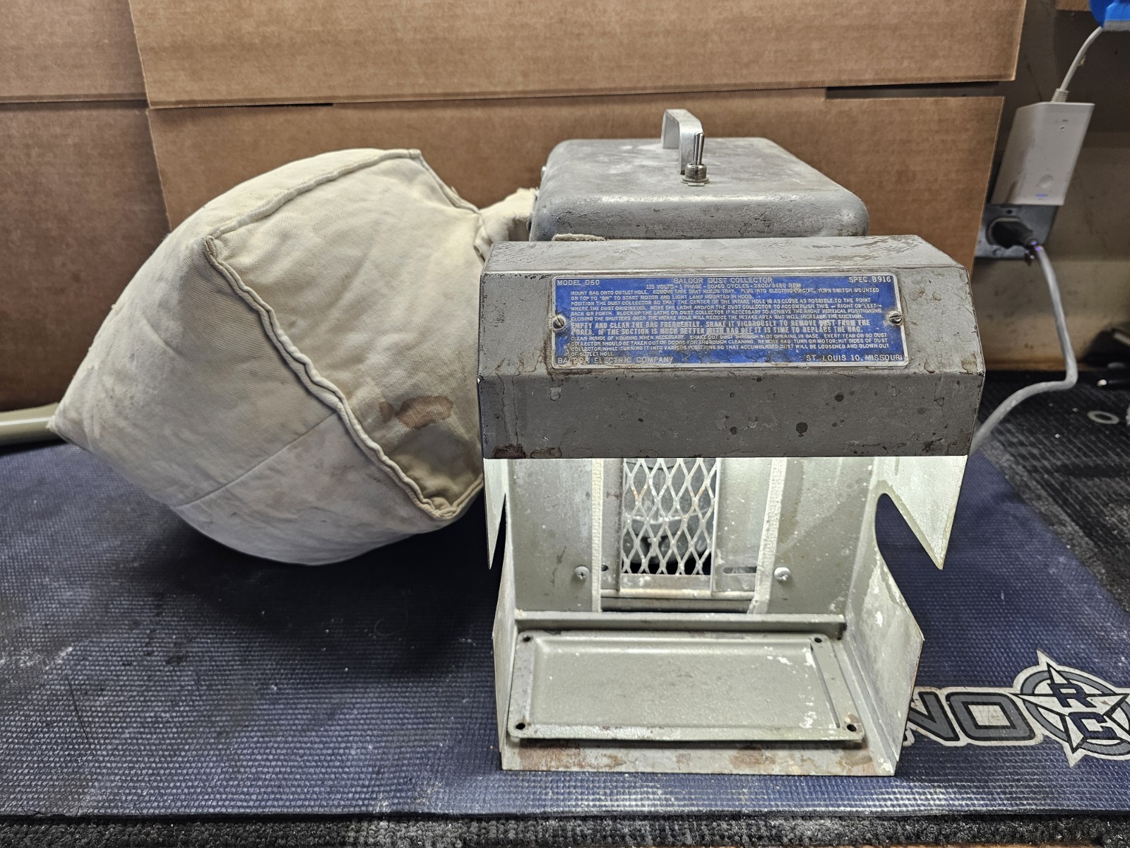 Baldor Model D60 Dust Collector W/ Bag Bench Top Collector Dental Grinding #b386