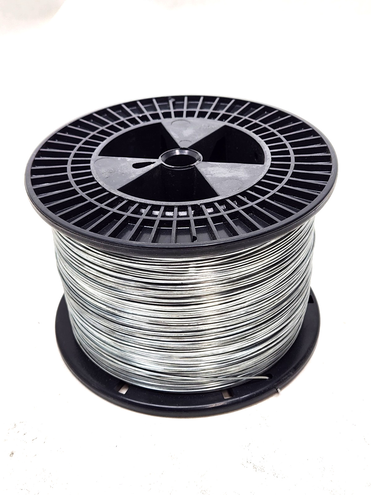 10 lb Flat Stitching Wire Spool of 18 x 20 Gauge Galvanized Bindery Stitchers