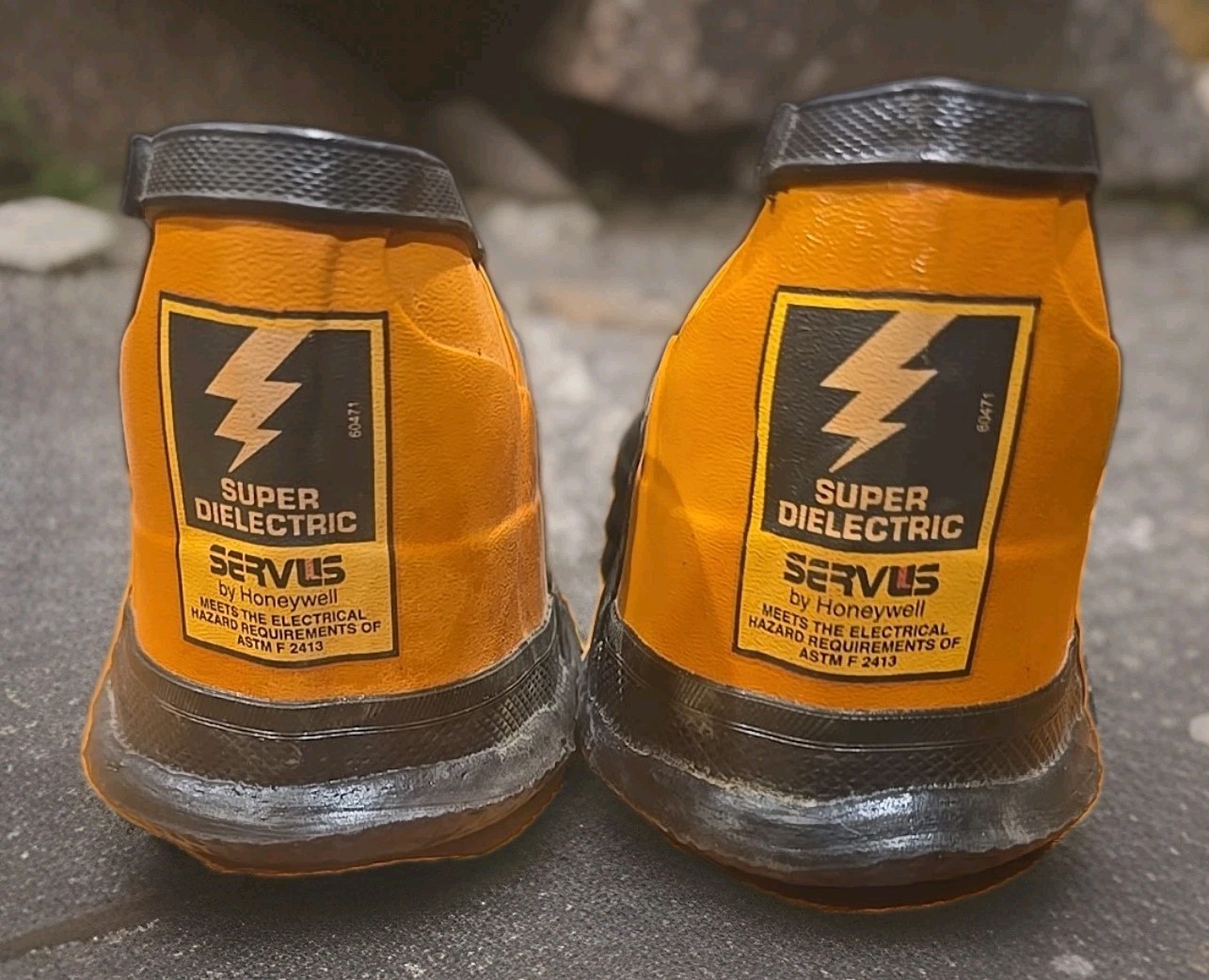 Servus Super Dielectric Overshoes 13 ASTM F2413 EH Electrical Hazard Excellent Servus Super Dielectric Overshoes 13 ASTM F2413 EH Electrical Hazard Excellent
