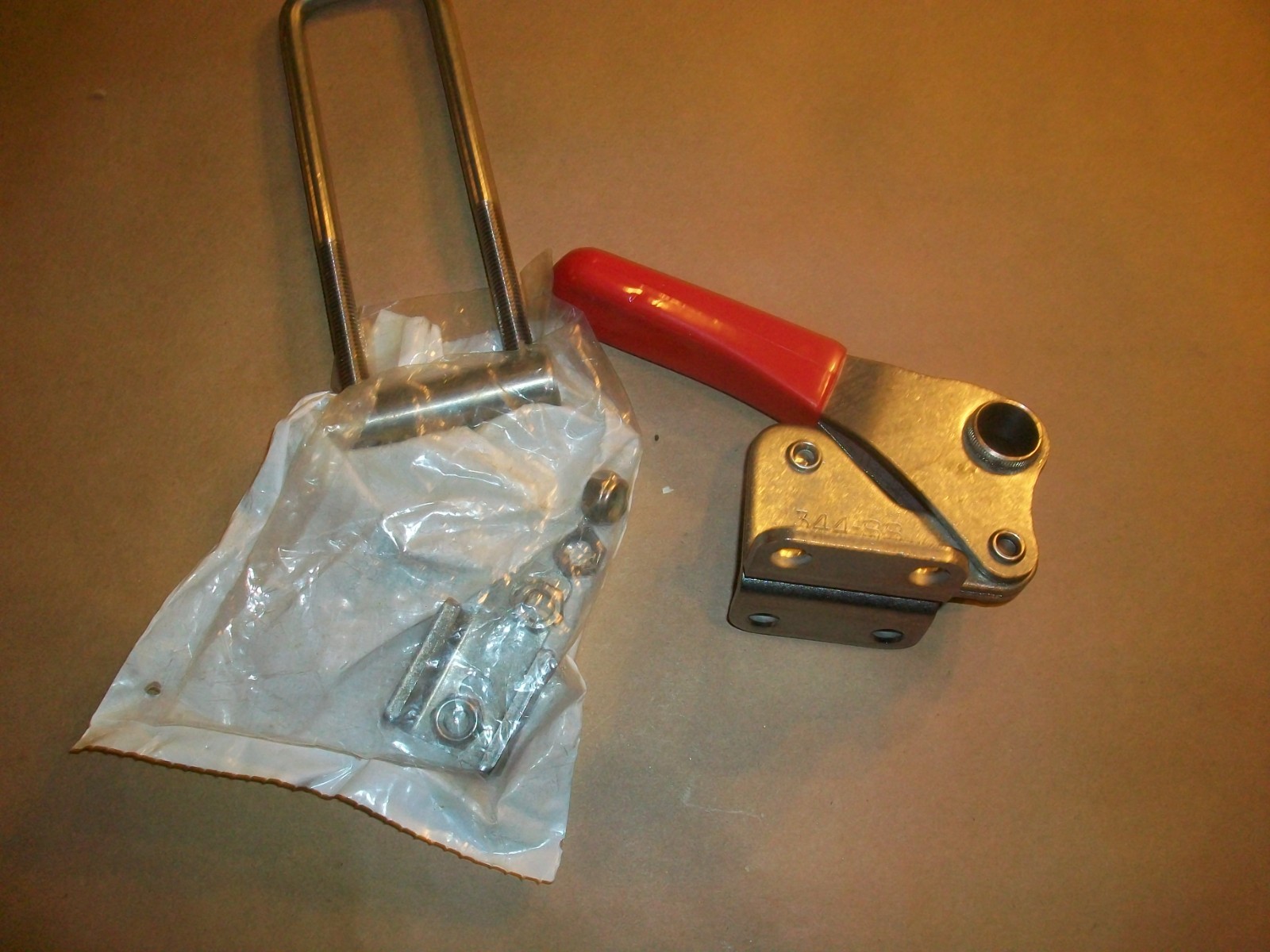 De-Sta-Co 344-SS Latch Clamp, Vertical 2000 Lbs NEW De-Sta-Co 344-SS Latch Clamp, Vertical 2000 Lbs NEW