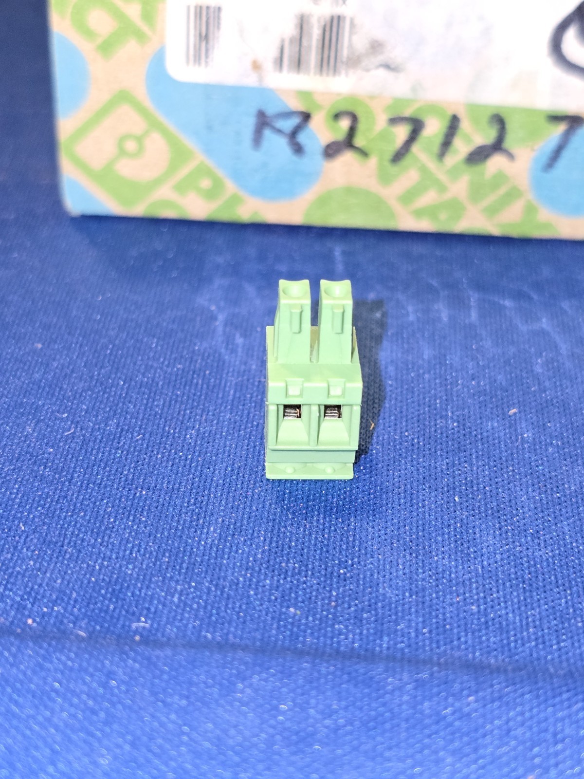 (Box of 44) NEW Phoenix Contact 1827127 Connector MCVR1.5/2-ST-3.81