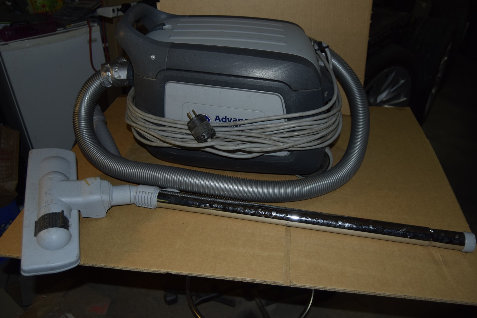 Nilfisk GD-2000 Professional Vacuum Cleaner w/ Hose & Head TESTED WORKS GREAT