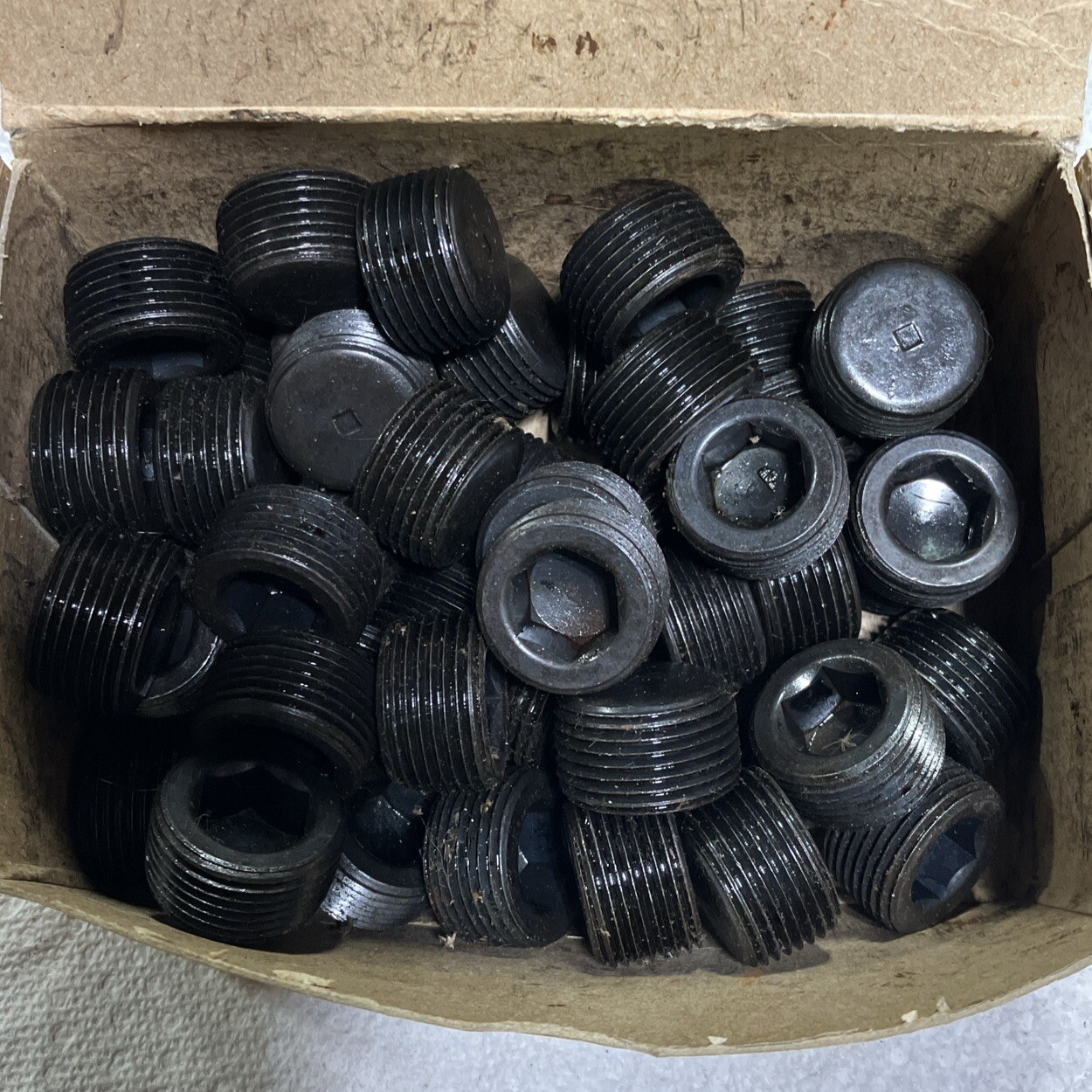 3/4 NPT Socket Hi Pressure  Plugs Box Of 50 Holo Chrome 10012 Dry Seal