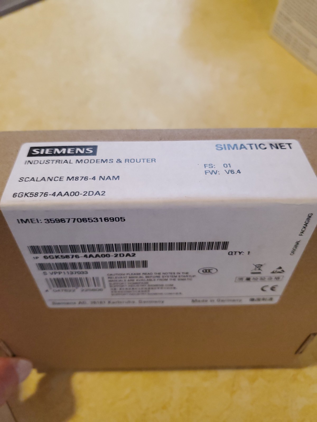 Siemens 6GK5876-4AA00-2DA2 Scalance SIMATIC NET New in box