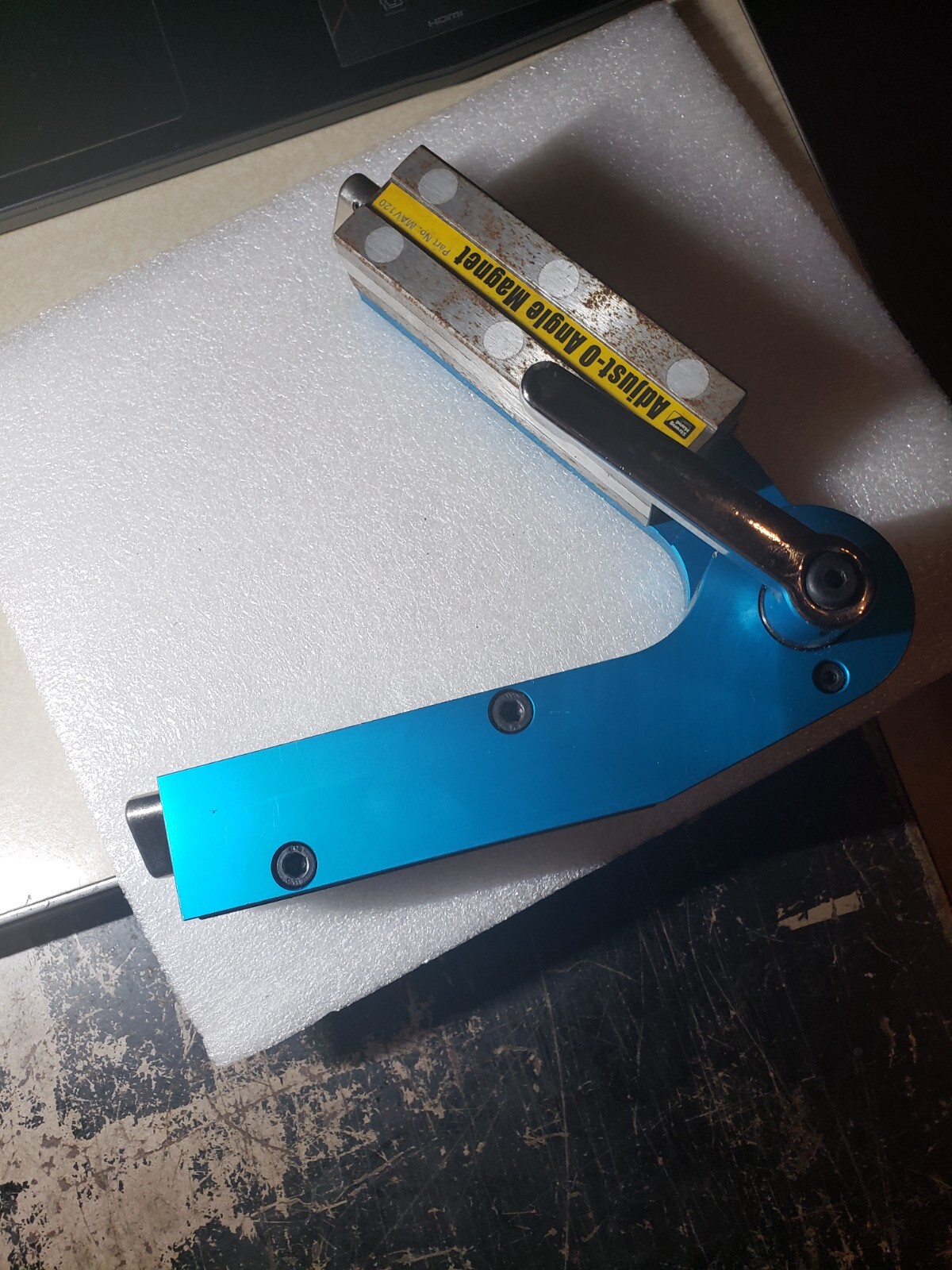 STRONG HAND MAV120 - ADJUST O ANGLE ON/OFF WELDING MAGNET Adjust-O, Magnetic