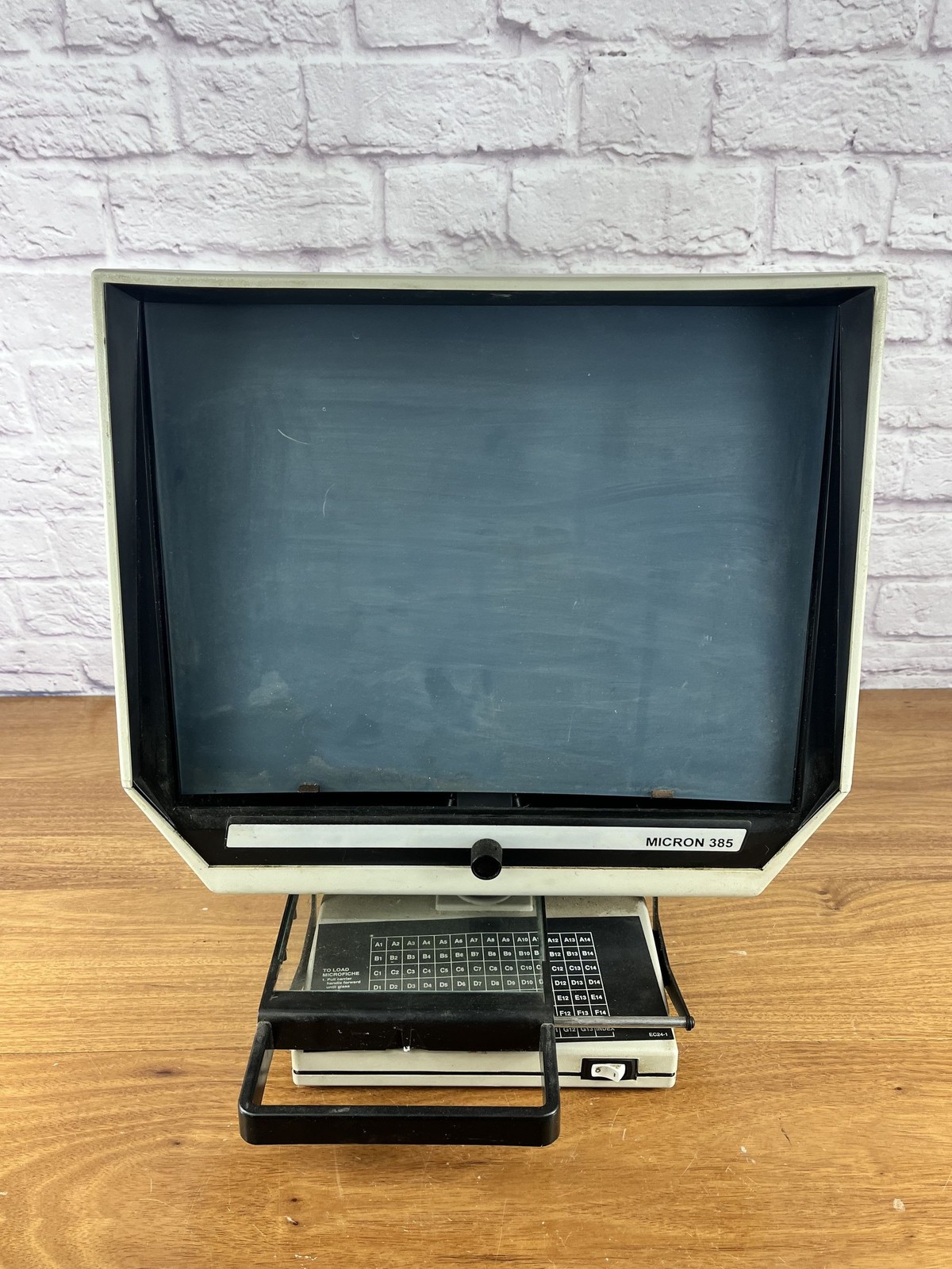 MICRON Model 385 MICROFICHE READER MICRON Model 385 MICROFICHE READER