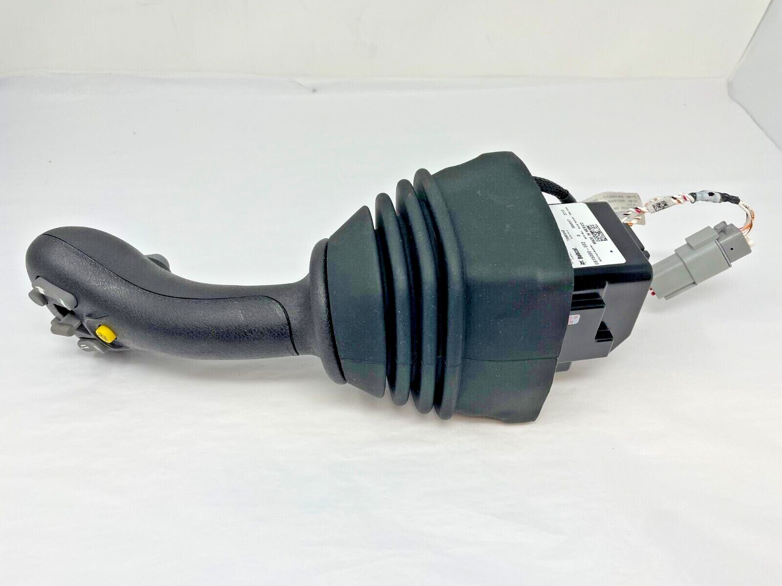NEW OEM Bobcat Right Selectable Joystick Control, 3 Pleat Boot, 7395943