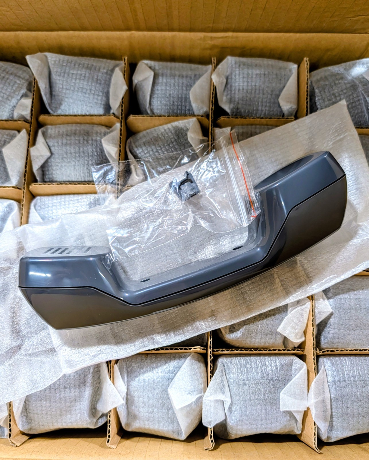 Lot of 25 Dynamic Voice Data Replacement Handset - NEC Dterm Series III Charcoal Lot of 25 Dynamic Voice Data Replacement Handset - NEC Dterm Series III Charcoal