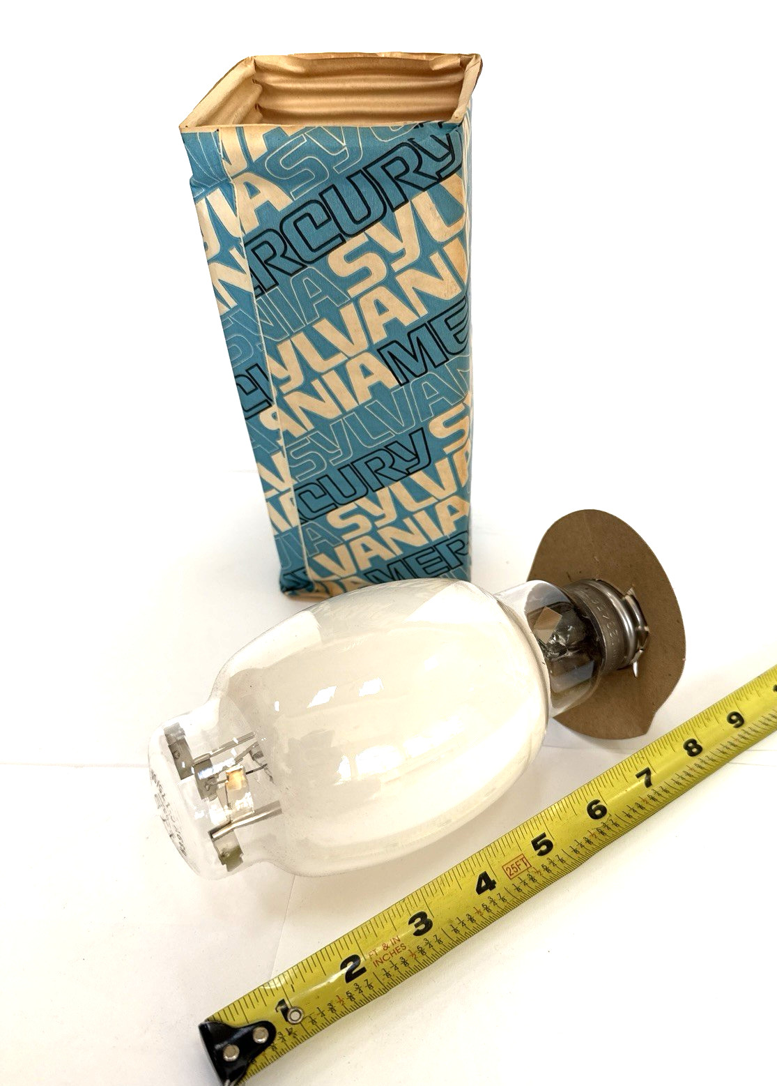 NOS SYLVANIA H39KC-175/DX  LIGHT BULB