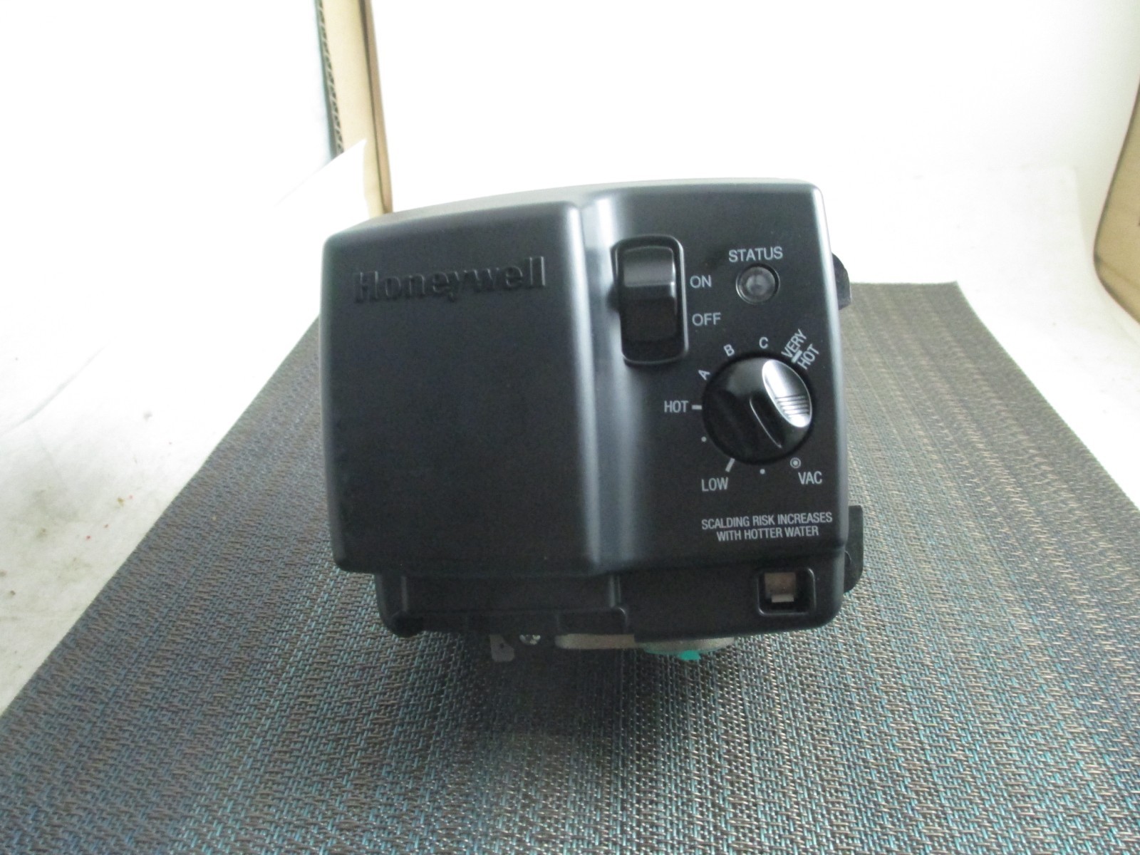 Honeywell WV4444B1013 Gas Valve NEW Lochinvar 9009034005