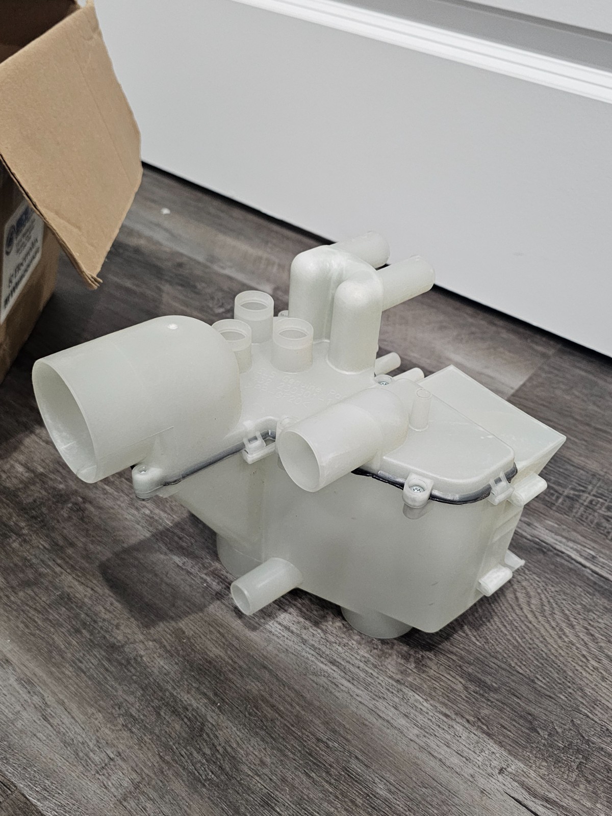 Wascomat 432230101 Siphon-Breaker for Gen-6 commercial laundry -NEW- Genuine OEM