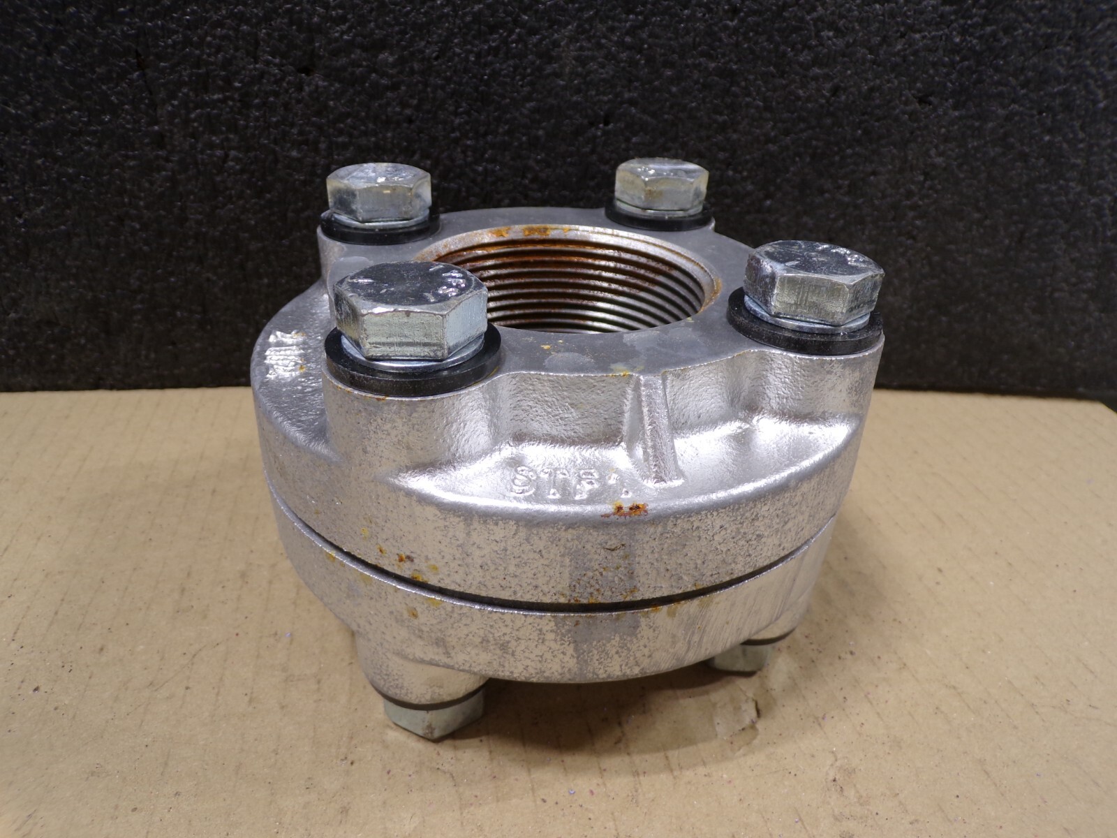 Watts 3200 21/2 Dielectric Flange,2-1/2 In,Fip,175 Psi (G)