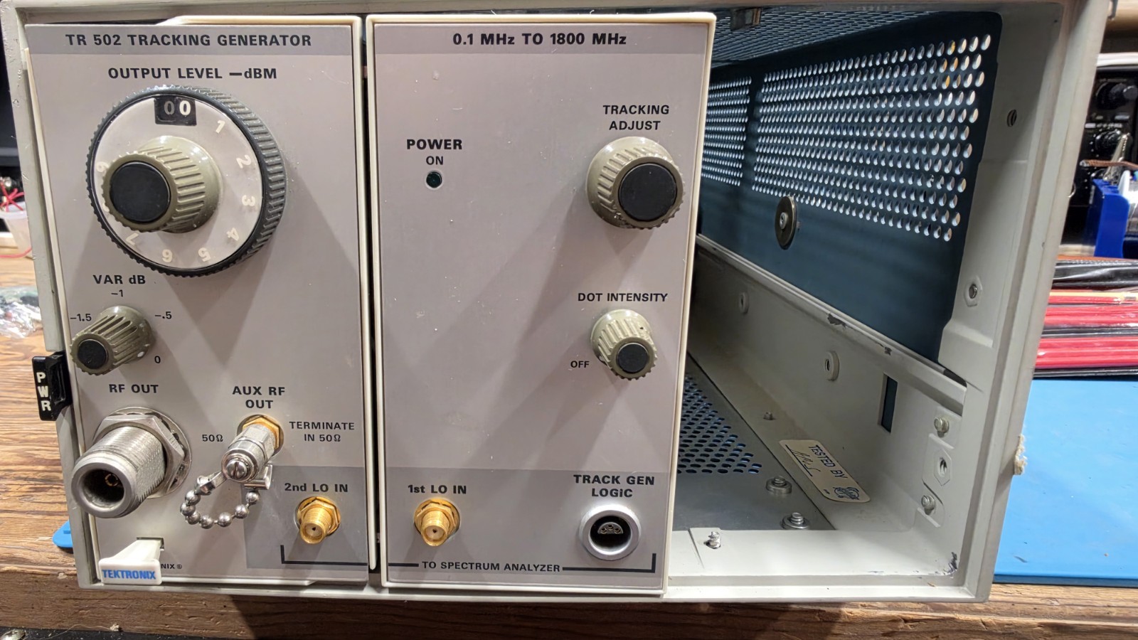 Tektronix TR503 Tracking Generator and TM503 Power Mainframe