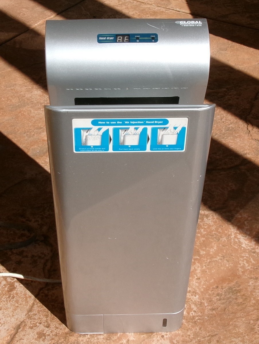 Global Industrial High Velocity Vertical Hand Dryer Touch 750W 110-120V - Silver