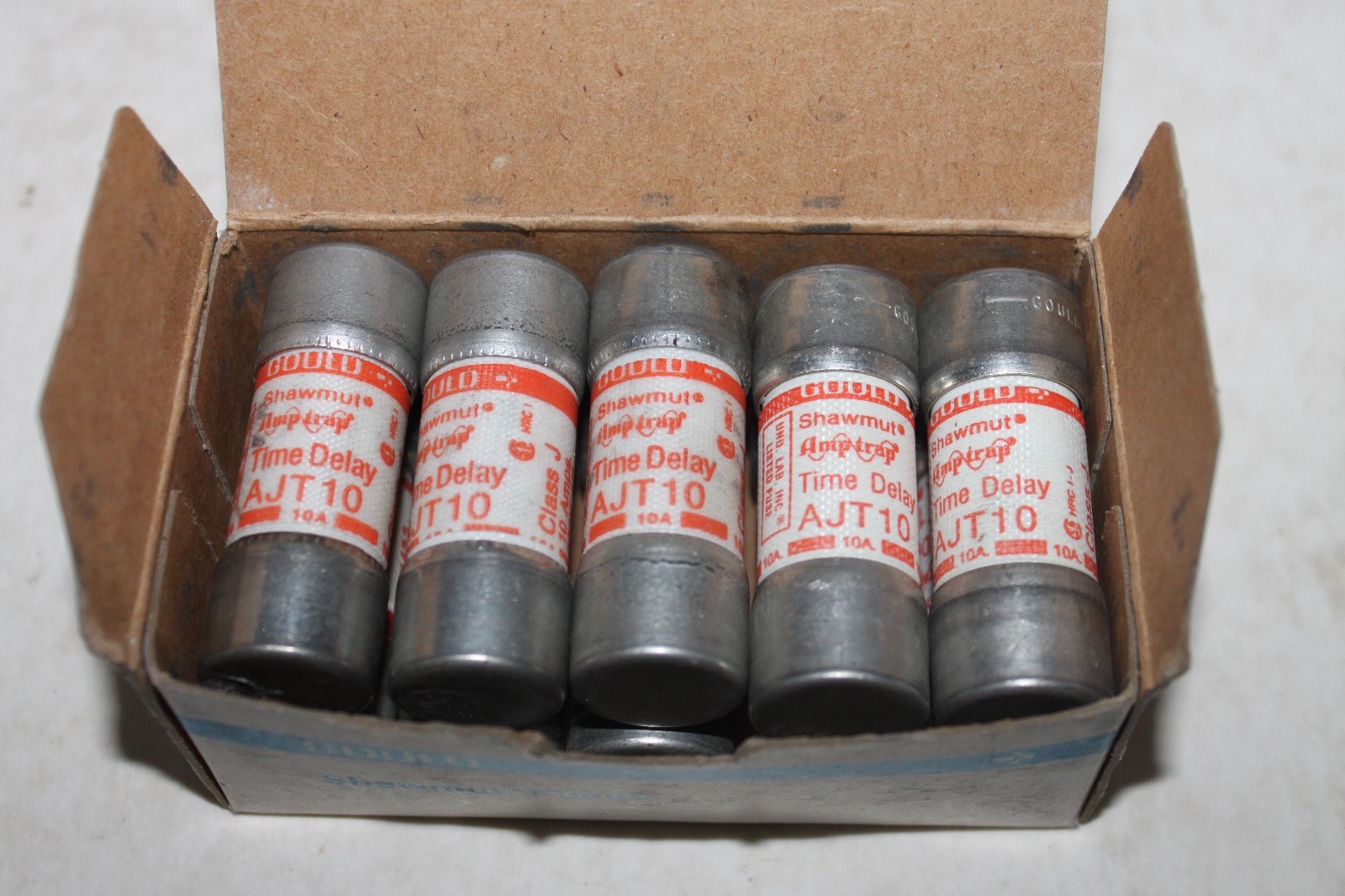 Box of 10 Gould Shawmut AJT10 Fuse 10 Amp 600VAC Time Delay Class J