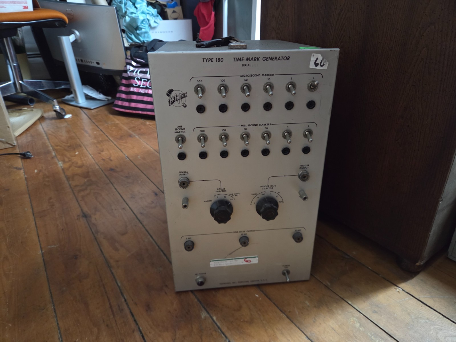 Vintage Tektronix 180 Time mark Generator