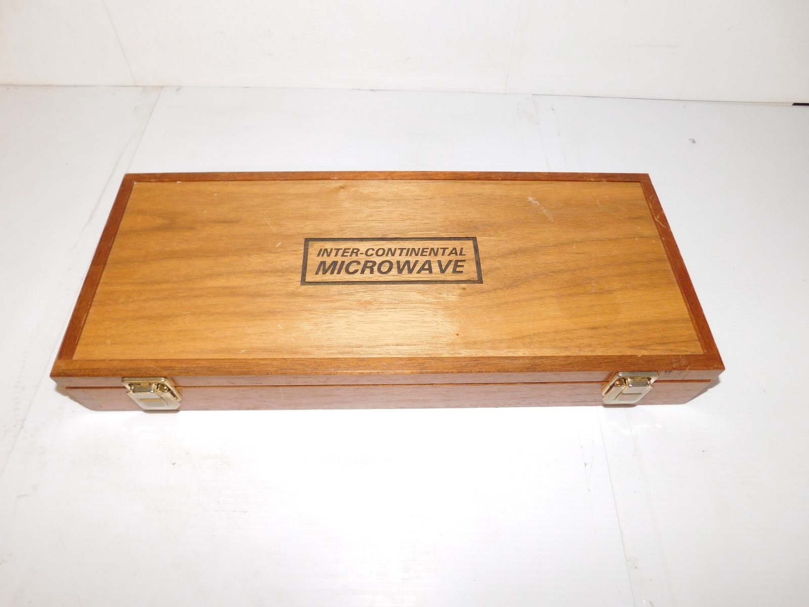 ^^ INTER CONTINENTAL MICROWAVE MODEL TRL-3004A CALIBRATION STANDARDS (DPA63)