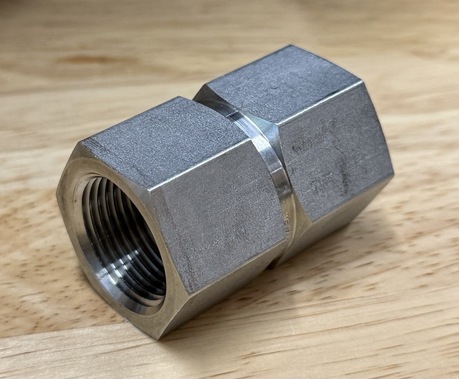 Swagelok SS-16-HRCG-12 SS Pipe Fitting Hex Reducing Coupling 1\
