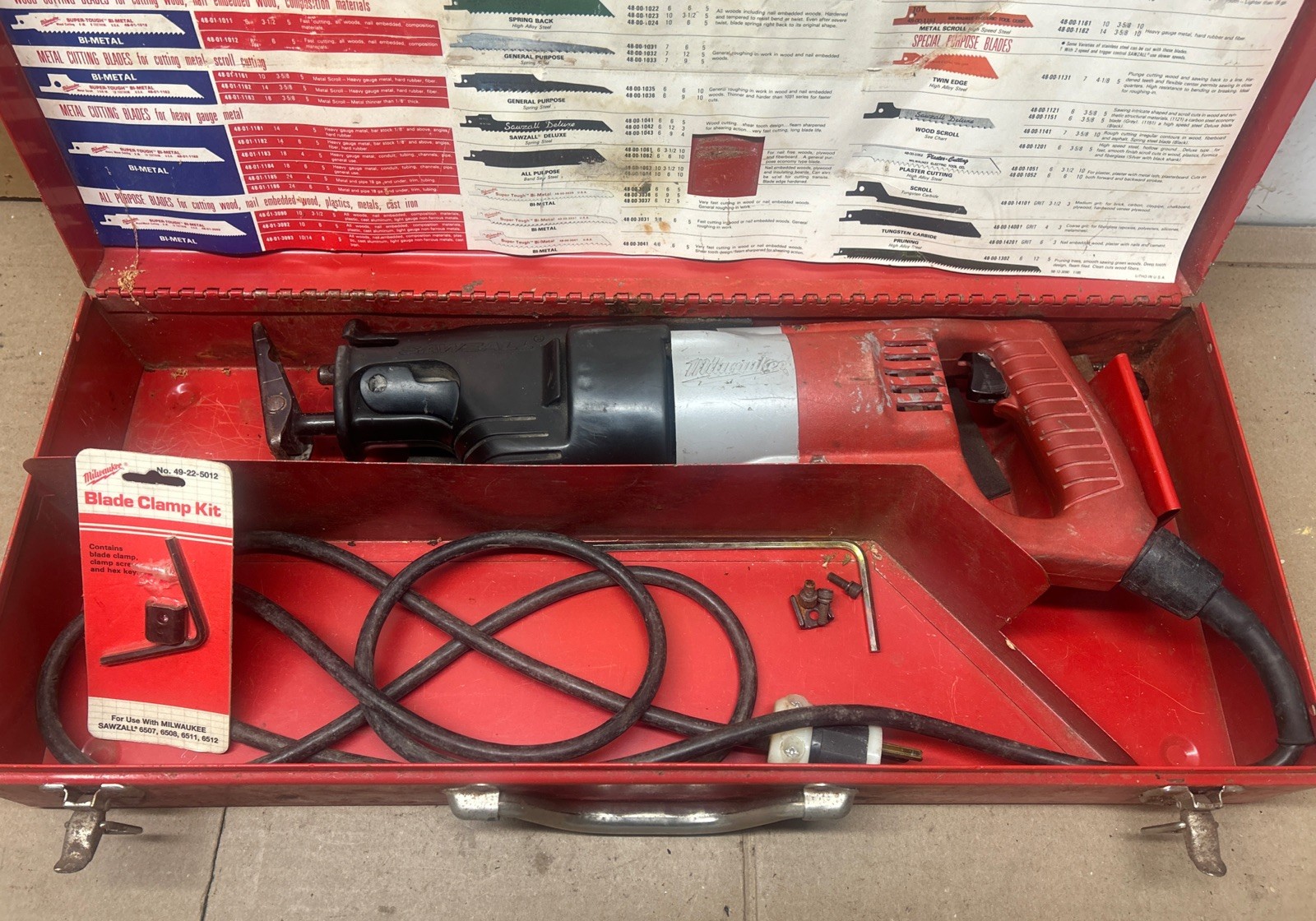 Vintage Milwaukee Heavy Duty SAWZALL 6527 Reciprocating Saw W/ Case Tested Works Vintage Milwaukee Heavy Duty SAWZALL 6527 Reciprocating Saw W/ Case Tested Works